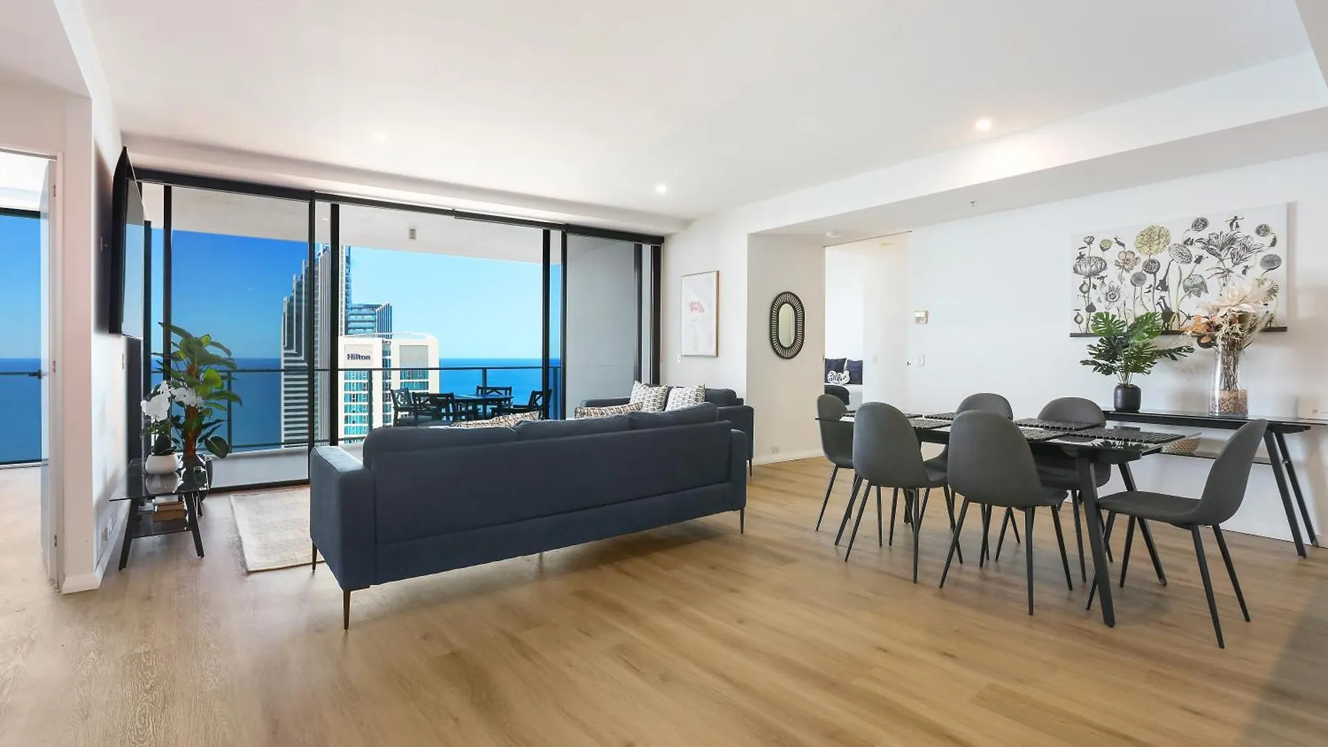 Circle On Cavill 60Fl 3 Brm Apartment With Amazing View! Gold Coast