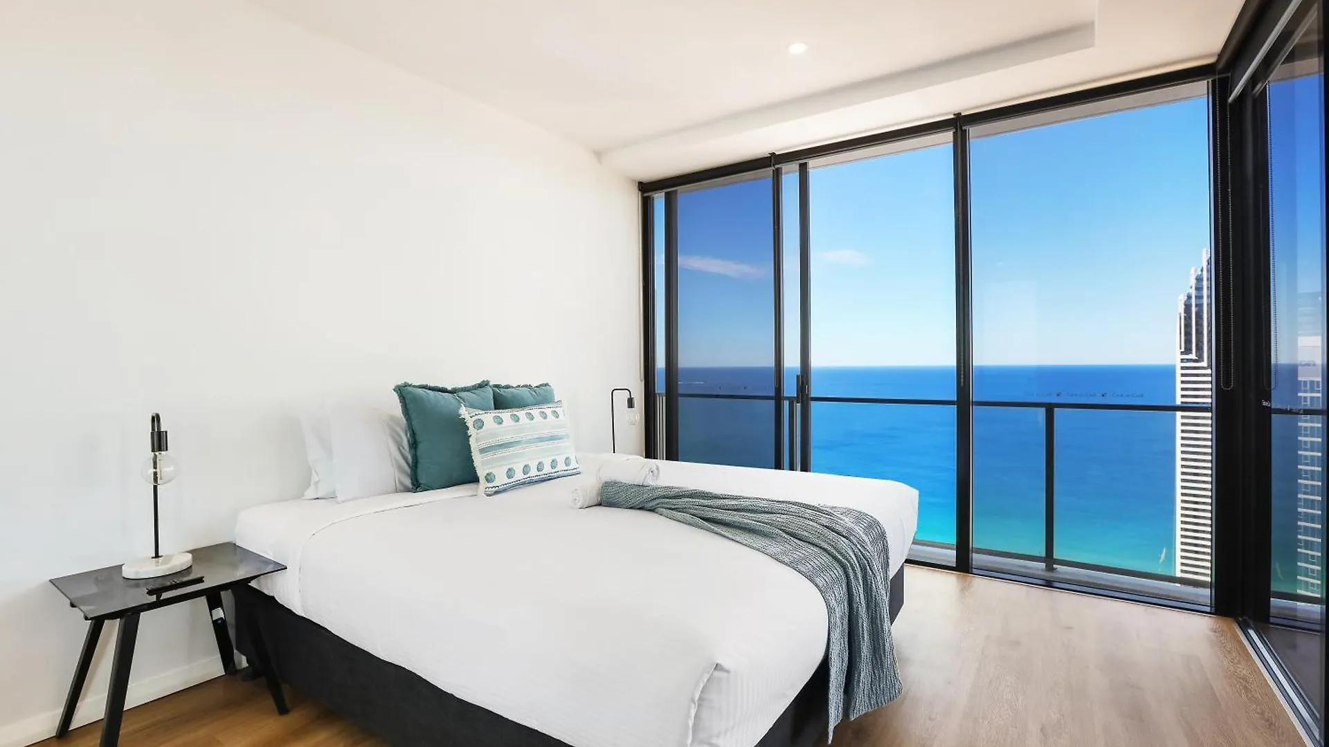 Circle On Cavill 60Fl 3 Brm Apartment With Amazing View! Gold Coast