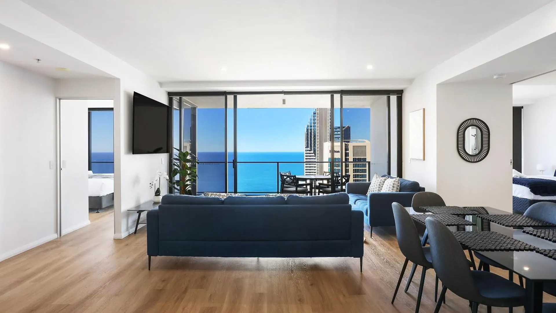Circle On Cavill 60Fl 3 Brm Apartment With Amazing View! Gold Coast